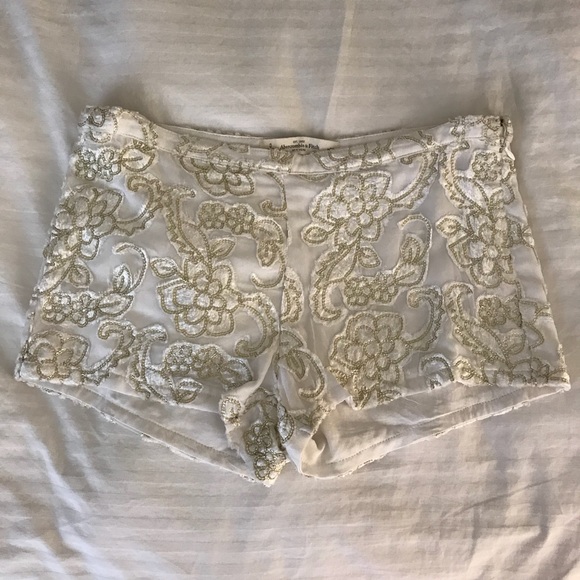 Abercrombie & Fitch Pants - Abercrombie & Fitch sequin shorts - size 0 / 25